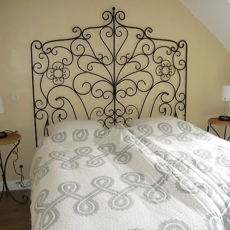 Luxurious Holiday In Auvergne With Private Garden Espinasse-Vozelle