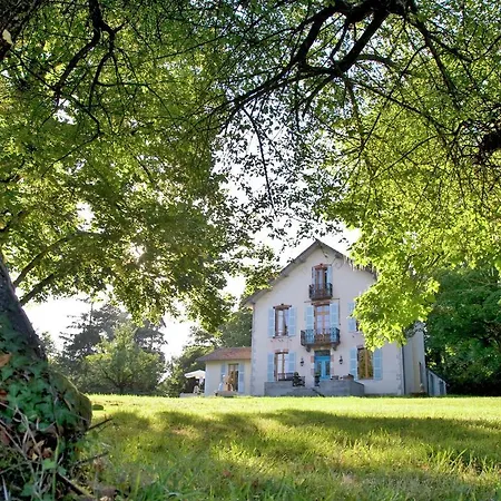 Luxurious Holiday In Auvergne With Private Garden Nyaraló Espinasse-Vozelle