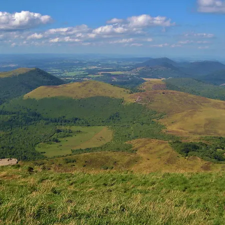 Luxurious Holiday In Auvergne With Private Garden Espinasse-Vozelle