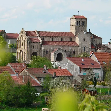 Nyaraló Luxurious Holiday In Auvergne With Private Garden *