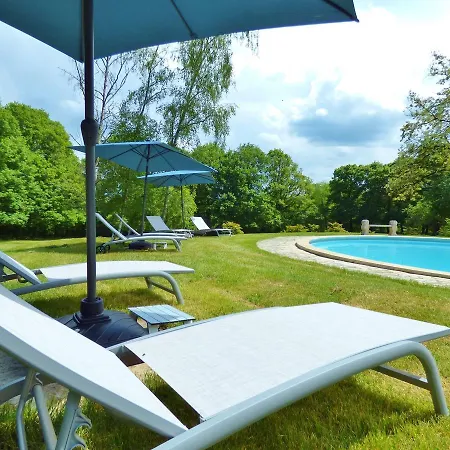 Nyaraló Luxurious Holiday In Auvergne With Private Garden