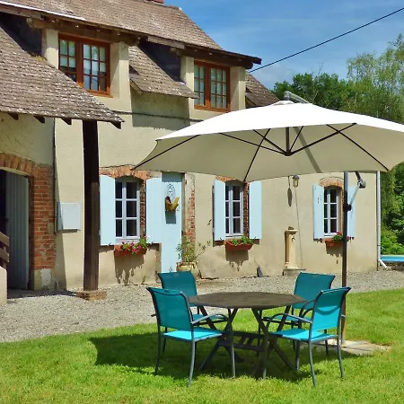 Luxurious Holiday In Auvergne With Private Garden Nyaraló Espinasse-Vozelle