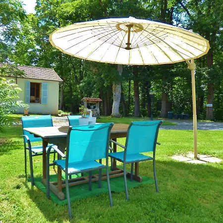 Luxurious Holiday In Auvergne With Private Garden Nyaraló